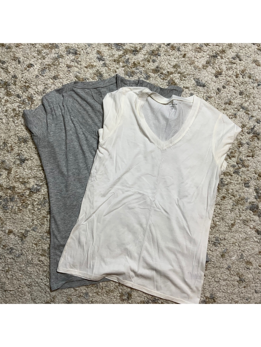 Mott & Bow Women's Short Sleeve V-Neck T-Shirts 2-Pack White & Gray Size S
